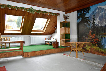 Náchod - Prodej rodinného domu se třemi jednotkami a garáží - 12