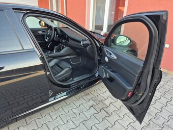 Alfa Romeo Giulia 2.0 Turbo Veloce - 12