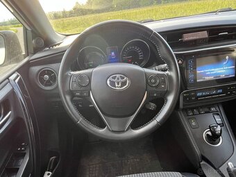 Toyota Auris 1.8i HYBRID, model 2019, naj.94xxx km - 12