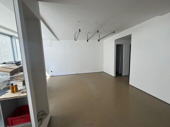 Pronájem obchodních prostor – 829,99 m² - 12