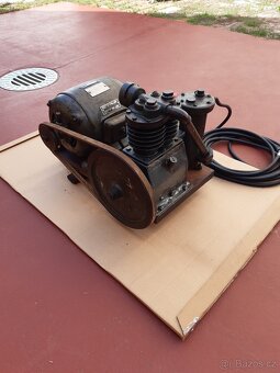 Kompresor historický - 12