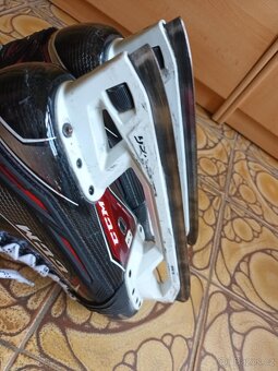 Brankářské brusle CCM Jetspeed FT2, 8,5 D, (užší provedení) - 12