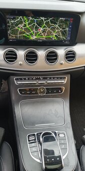 MB E220d W213 4Matic kombi panorama Webasto tažné +DPH - 12