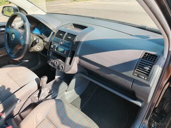 Prodám Volkswagen Polo 1.4 mpi v pěkném stavu - 12