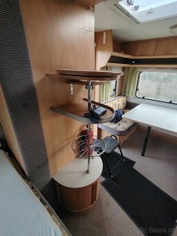 Bürstner Ventana 450-mover, předstan, francouzská postel - 12