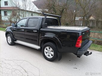 Toyota Hilux 3.0 - 12