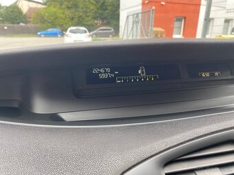 Renault Megane scenic 1.5 dci - 12