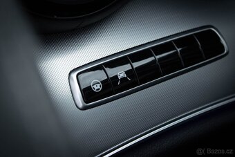 Mercedes-Benz E trieda Kupé 200 A/T 9g / AJ NA SPLÁTKY / - 12