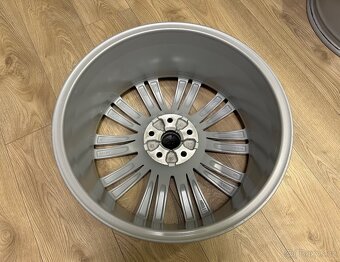 Originální alu kola R19 Škoda Superb III - 12