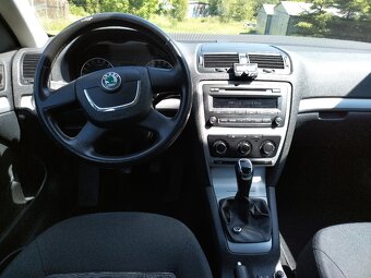 ŠKODA OCTAVIA II facelift, 1.6TDi, serviska, tažné - 12