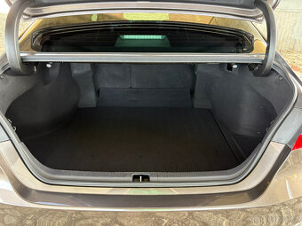Toyota Camry - 12