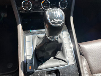 Škoda Superb 2.0 TDi L&K - Auto na splátky bez registru - 12