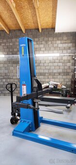 Dvousloupový zvedák ,nosnost 4.000 kg,zdvih 2m - 12