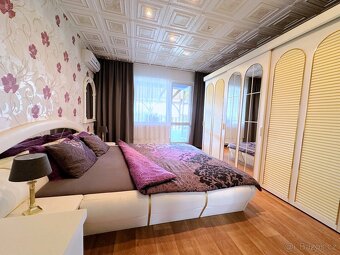 Prodej rodinného domu 213 m² s pozemkem 645 m² - 12