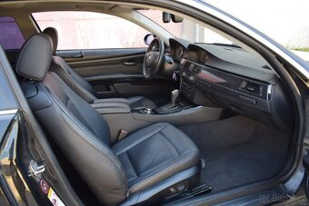 BMW Řada 3 KUPÉ 325i E92/AUTOMAT/KŮŽE/ - 12