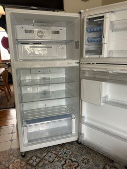 ŠIROKÁ AMERICKÁ LEDNICE S MRAZÁKEM - 12