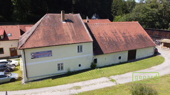 Komerční nemovitost s pozemkem  a bytem - Český Krumlov - Ch - 12