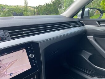 VOLKSWAGEN PASSAT 2,0 TDI 110 KW DSG NAVI DPH - 12