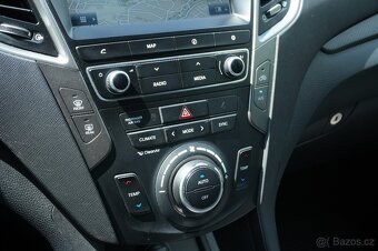 Hyundai Santa Fe 2.2 CRDI 147 kW, Tažné, Kamera, Keyless - 12