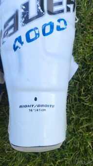 Hokejová vystroj - 12