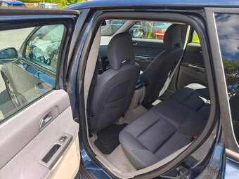 Volvo V50 2.4 D5 132kW Autoklima Alu Xen - 12