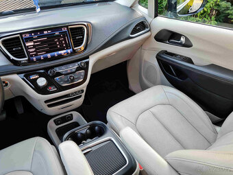 Chrysler Pacifica 3,6 Touring L, nový model, DPH - 12