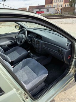 Renault Megane 1.4 16V 89 400km - 12