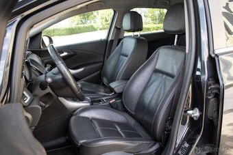 Opel Astra Sport Tourer ST 2.0 CDTI - 12