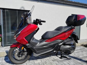 Honda Forza 350 ČR - 12