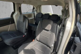 Chrysler Grand Voyager - 12