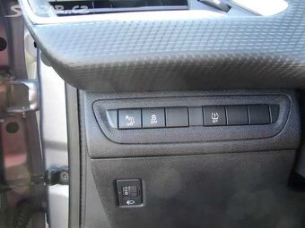 Peugeot 2008 1.4 HDI r.v.2015 2.Maj.serv.kníž.DPH - 12
