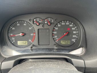 Volkswagen Golf 1.416v 55kw rok 2000 Edition - 12