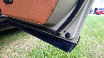 Mercedes w123  240d - 12
