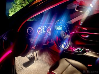 Mercedes-Benz E220d combi - 12