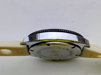 Hodinky PRIM SPORT 2  - 17 JEWELS  - KRÁSNÝ STAV - 12