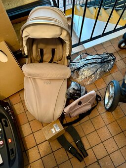 Kočárek EGG 2 – 9v1 | Feather | Isofix - 12