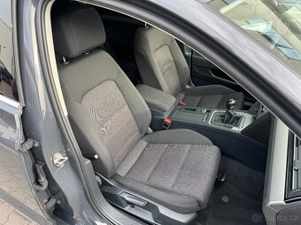 VW Passat Variant 2.0TDI 110 kW Full LED Navi 2015 ACC - 12