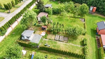 Prodej chatky v klidné osadě - 12