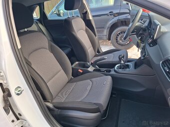 Hyundai i30 1.0i BENZIN r.22 43000km po1.majiteli PLNÝSERVIS - 12