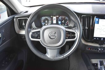 Volvo XC60 B4 AWD INSCRIPTION PANORAMA DPH ČR 1.MAJITEL - 12