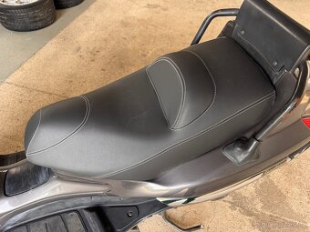 Piaggio X EVO 125 - 12