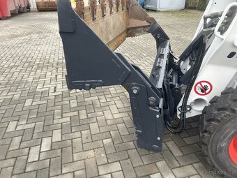 Bobcat S 650 nakladač - 12