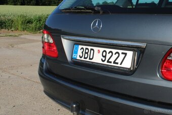 MERCEDES BENZ E 220CDI,KOMBI,TAŽNÉ,MANUÁL,ORIG.KM - 12