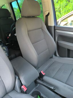 Volkswagen Touran - 12
