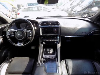 Jaguar F-Pace 20D 132 KW R-SPORT TOP - 12