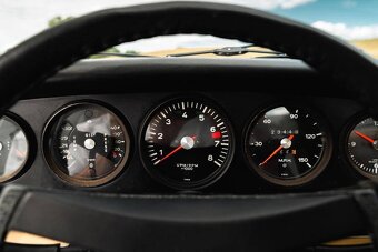 Porsche 911 T/E 2.4 z roku 1973 - 12