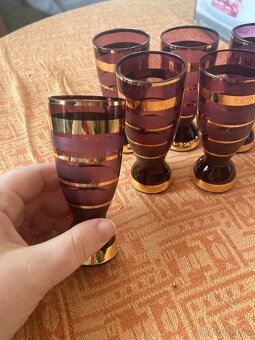 Porcelán a skleničky - 12