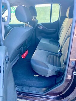 NISSAN NAVARA D40 2.5 dci 140KW UZÁVIERKA - 12