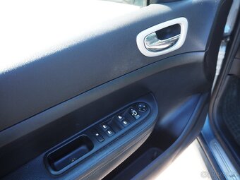 Peugeot 307 SW 2.0 HDI PANORAMA - 12