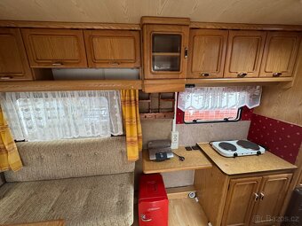 Karavan Burstner G182 -nová STK+SPZ -postele - veliké spaní - 12